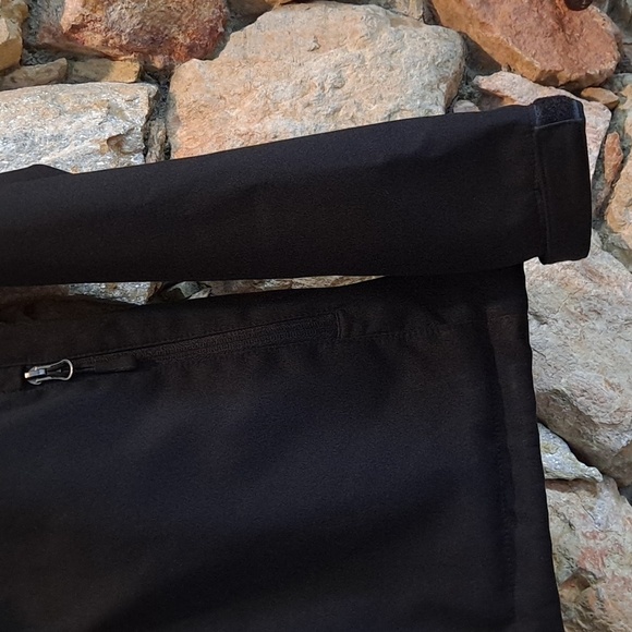 Free Tech Black Athletic All Weather Jacket Size 34-36 Small - Picture 2 of 5